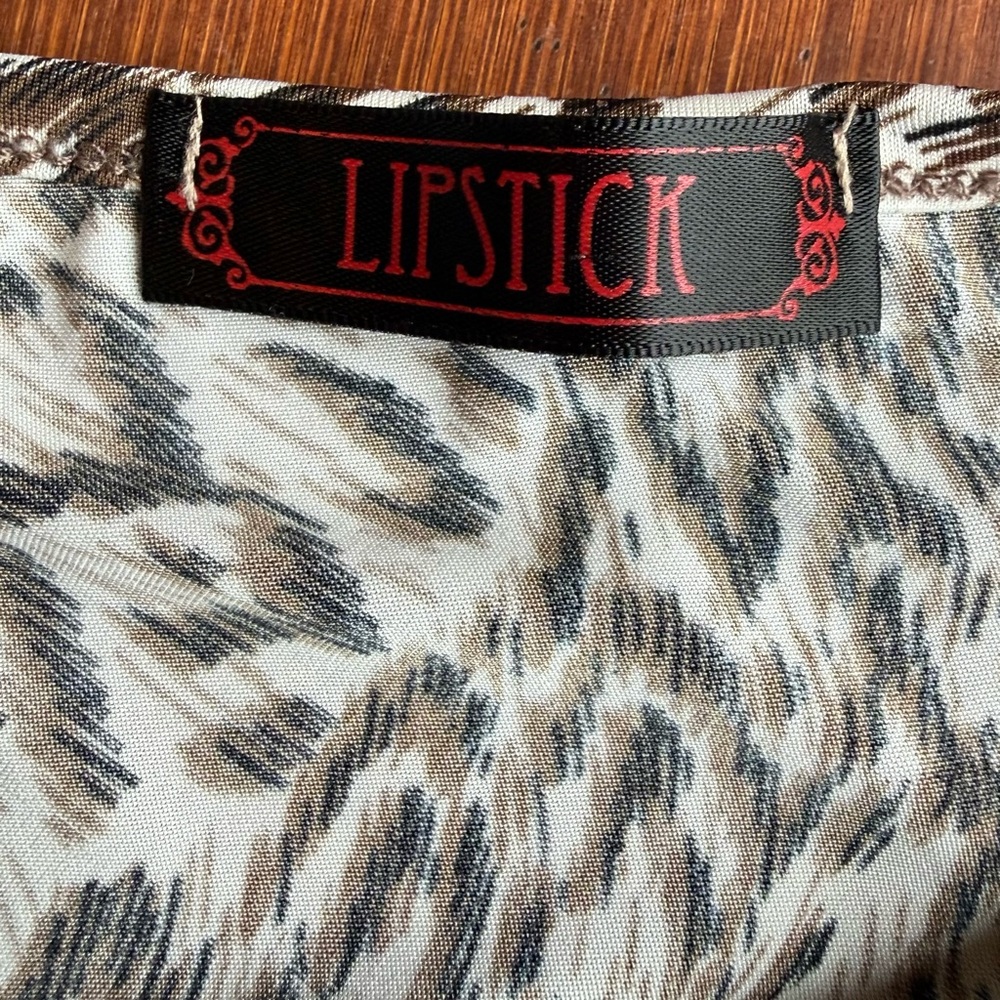 Lipstick One-Shoulder Printed‎ Tank with Rosette Accent - Picture 5 of 8